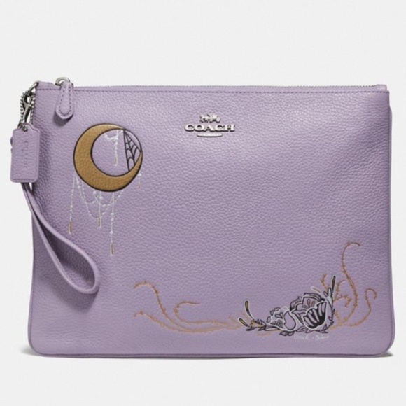 Coach Handbags - New Coach large wristlet with Chelsea Animation
